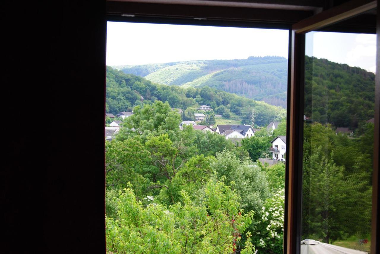 Hinter Den Spiegeln Hotell Heimbach Exteriör bild