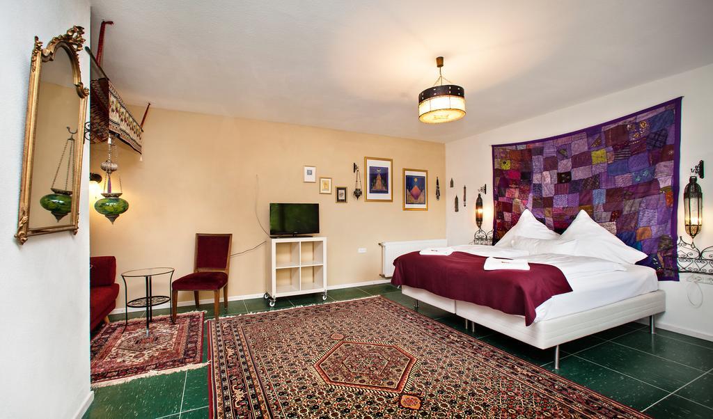 Hinter Den Spiegeln Hotell Heimbach Rum bild