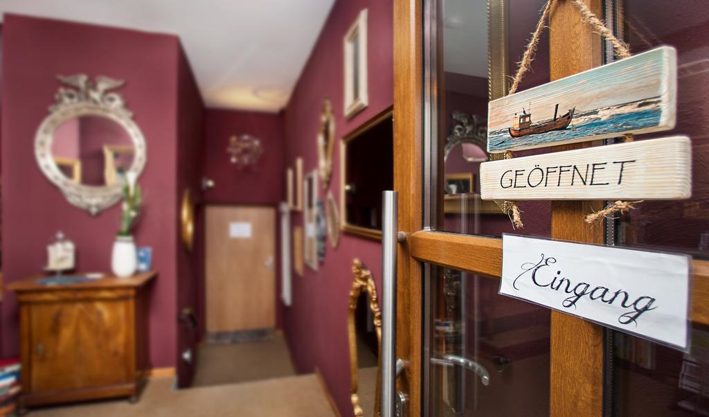 Hinter Den Spiegeln Hotell Heimbach Exteriör bild