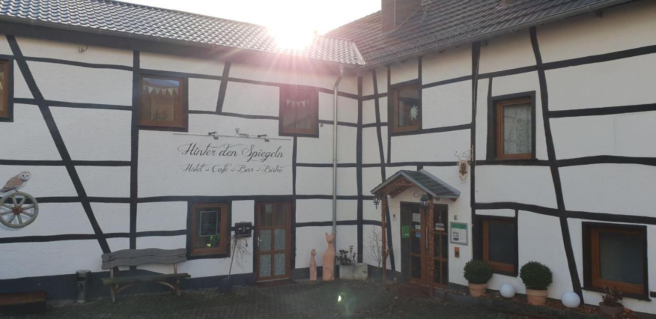 Hinter Den Spiegeln Hotell Heimbach Exteriör bild